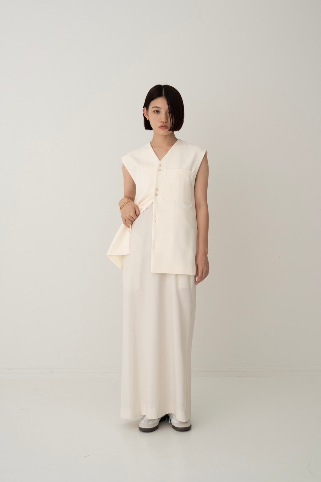 V-neck vest - OFF WHITE