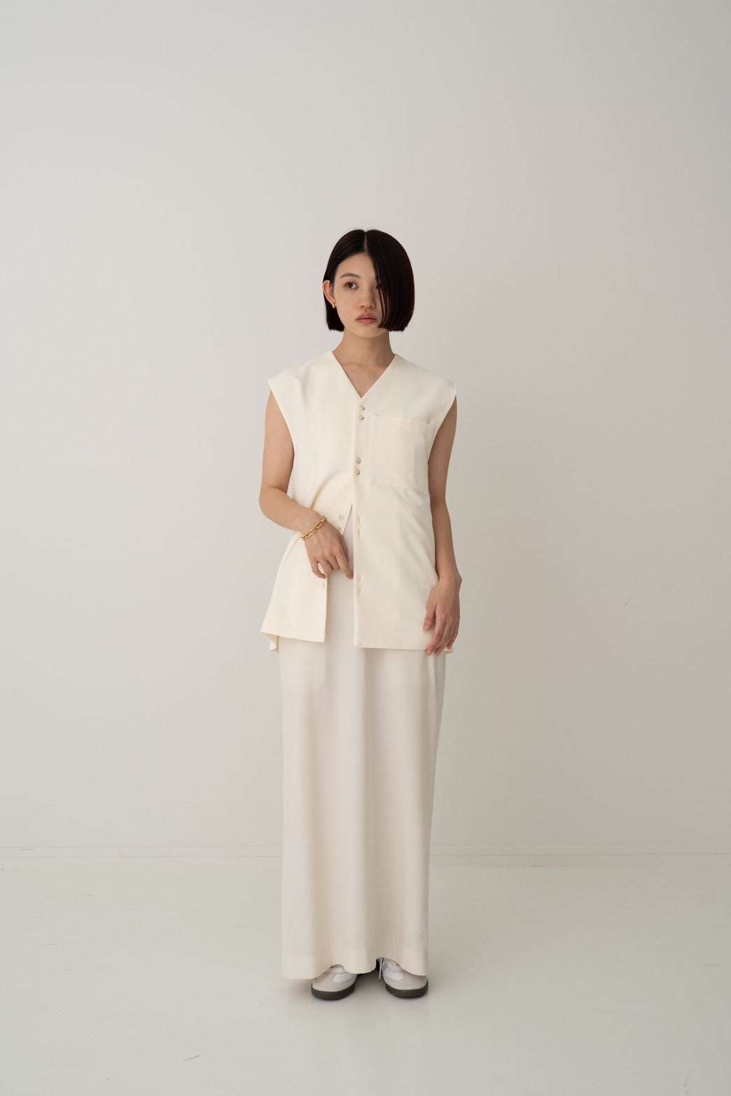 V-neck vest - OFF WHITE