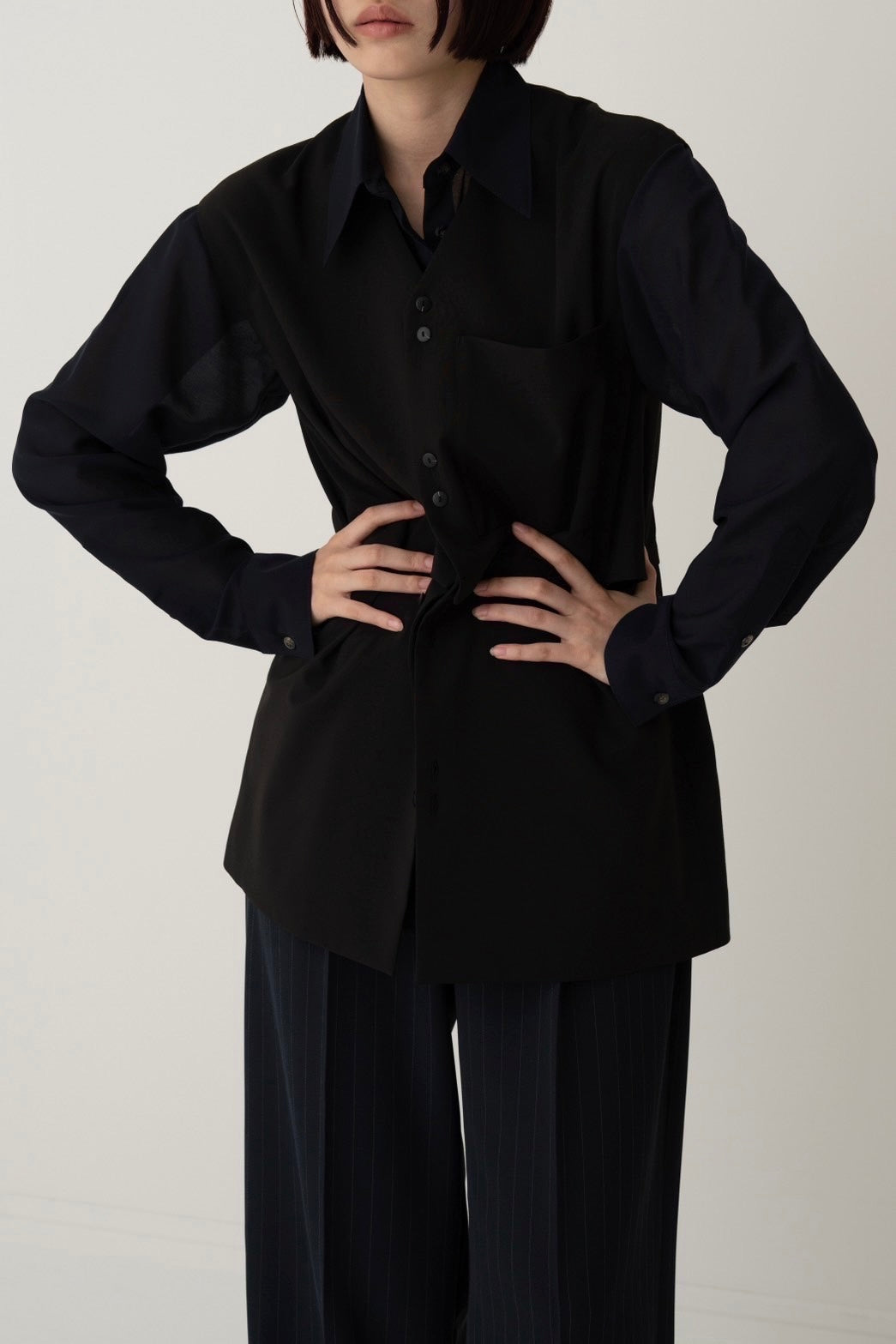 V-neck vest - BLACK