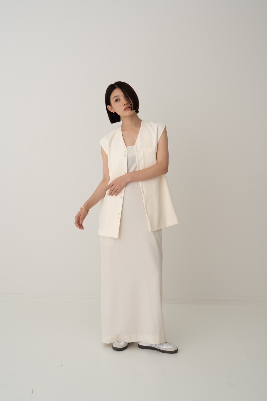 V-neck vest - OFF WHITE