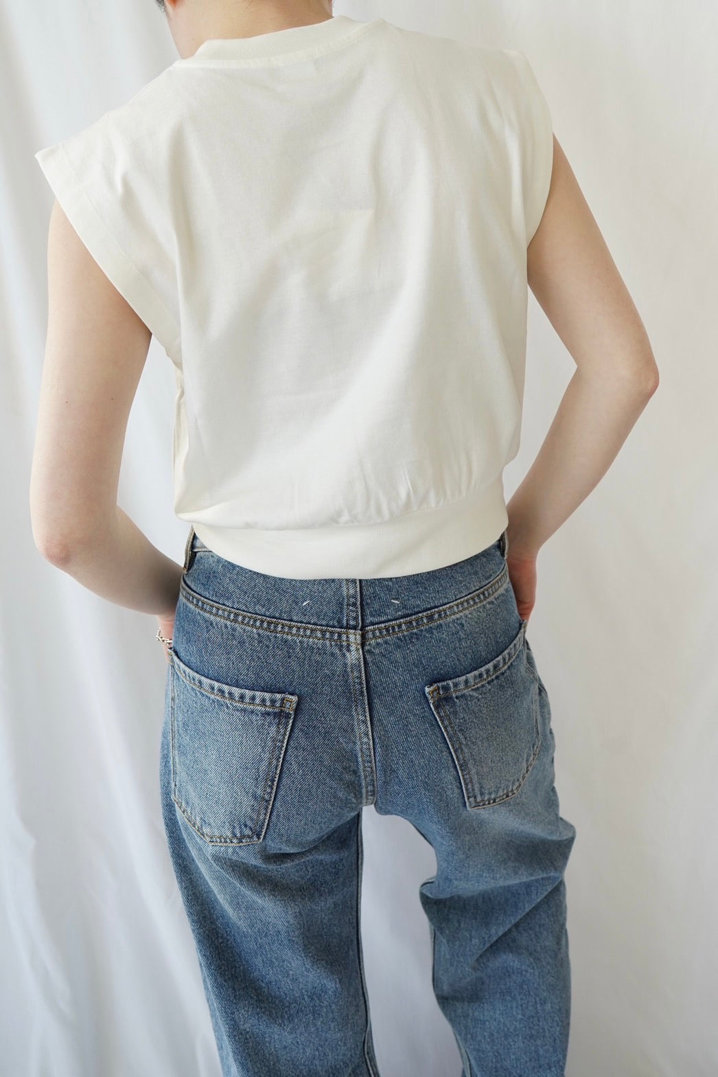 Sleeveless C/S - WHITE