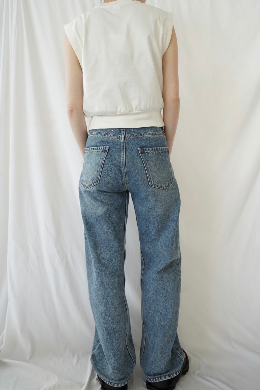 Sleeveless C/S - WHITE