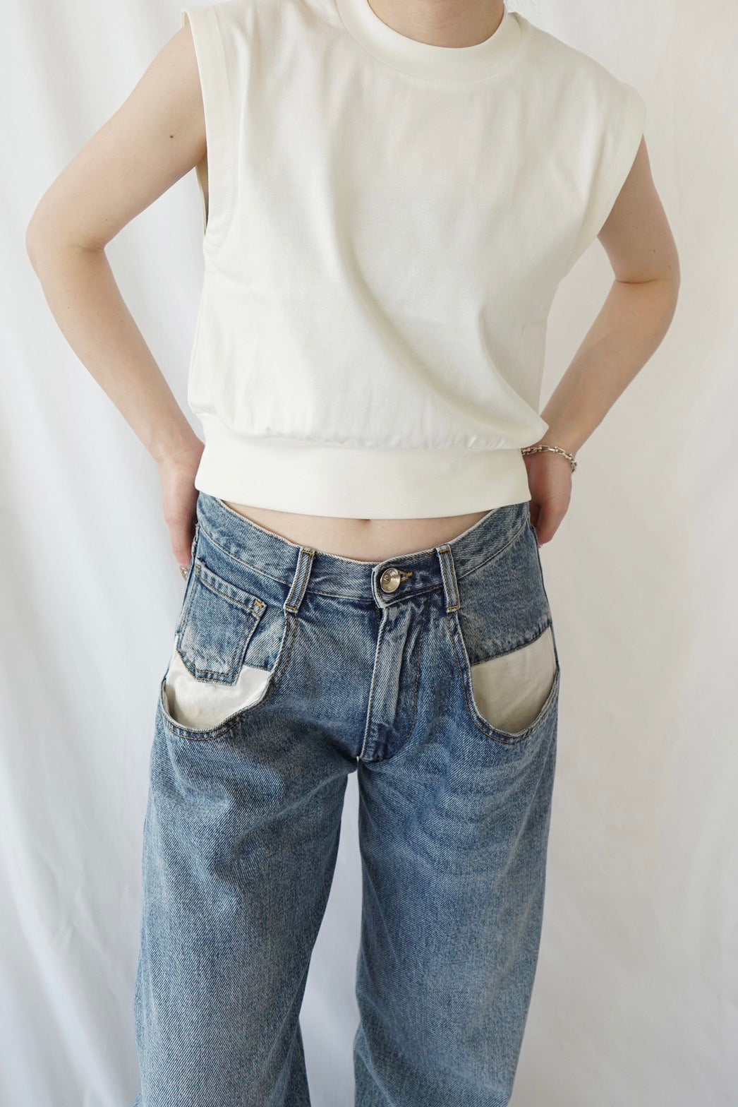 Sleeveless C/S - WHITE