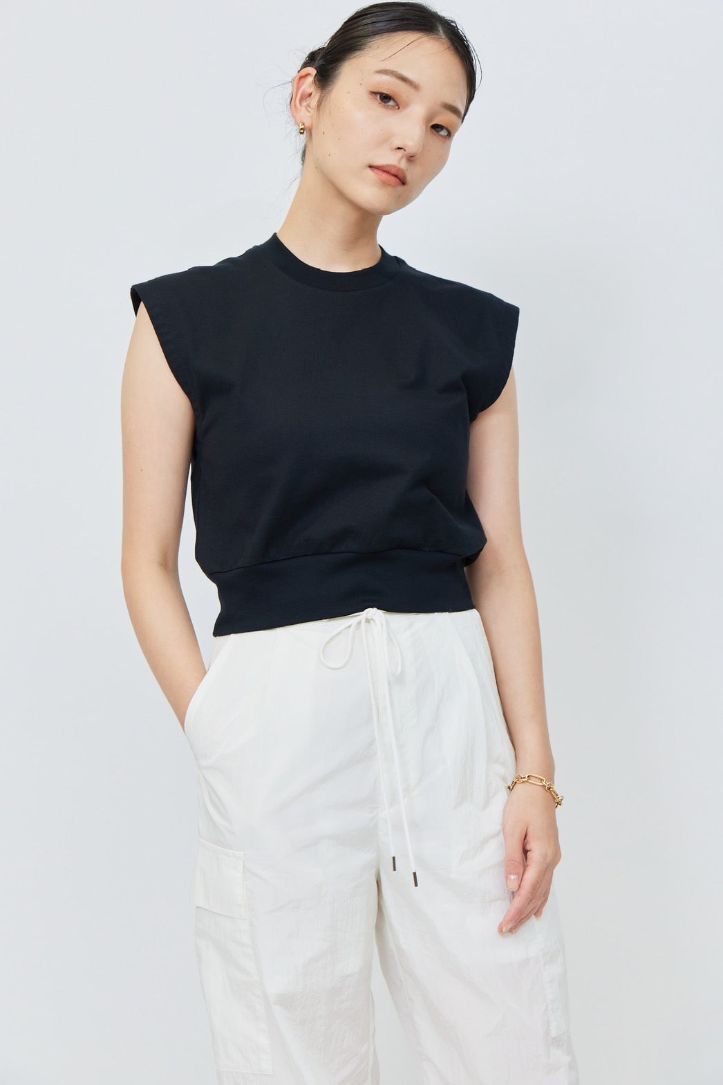 Sleeveless C/S - BLACK