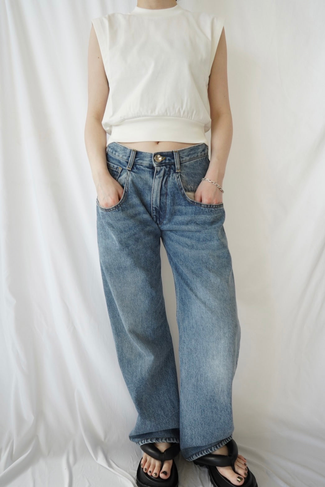 Sleeveless C/S - WHITE