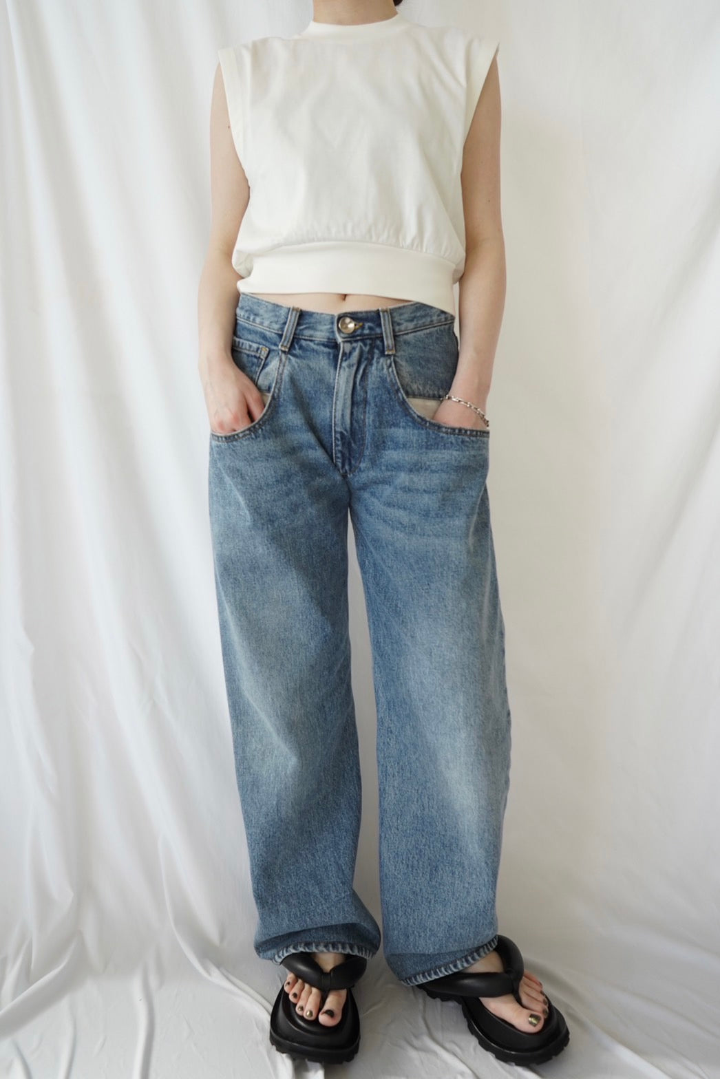 Sleeveless C/S - WHITE