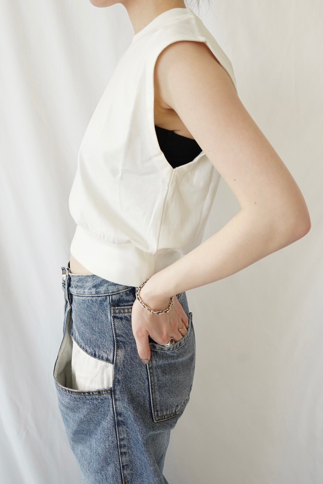 Sleeveless C/S - WHITE