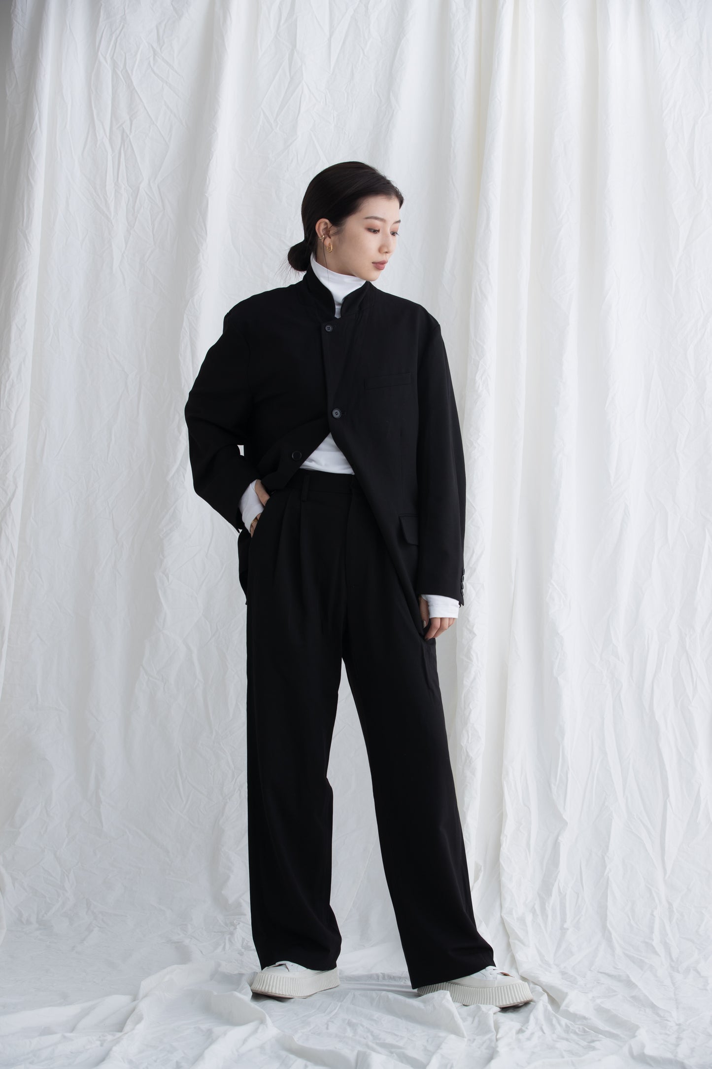 TUCK WIDE PANTS
