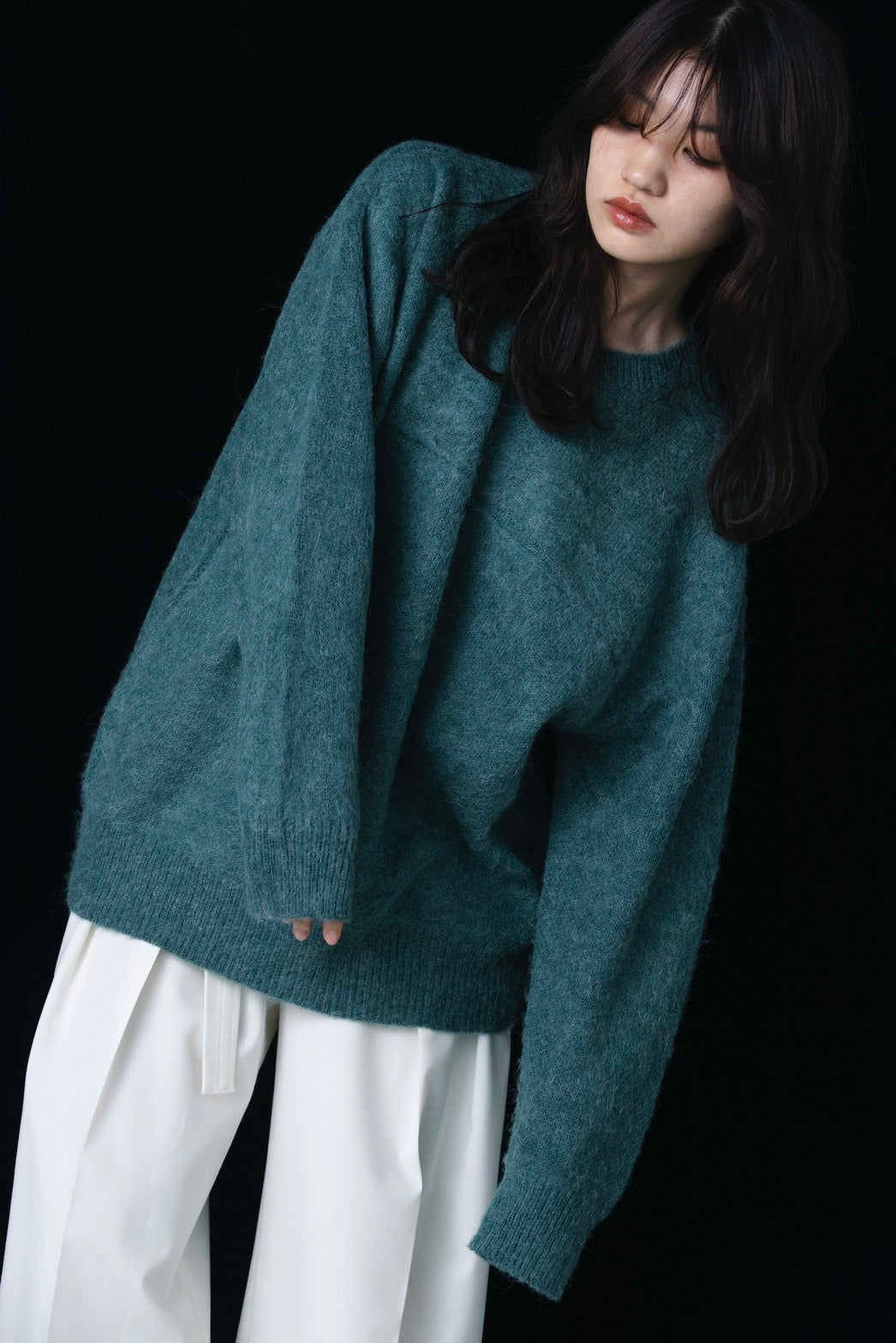 V-NECK OVERSIZED KNIT