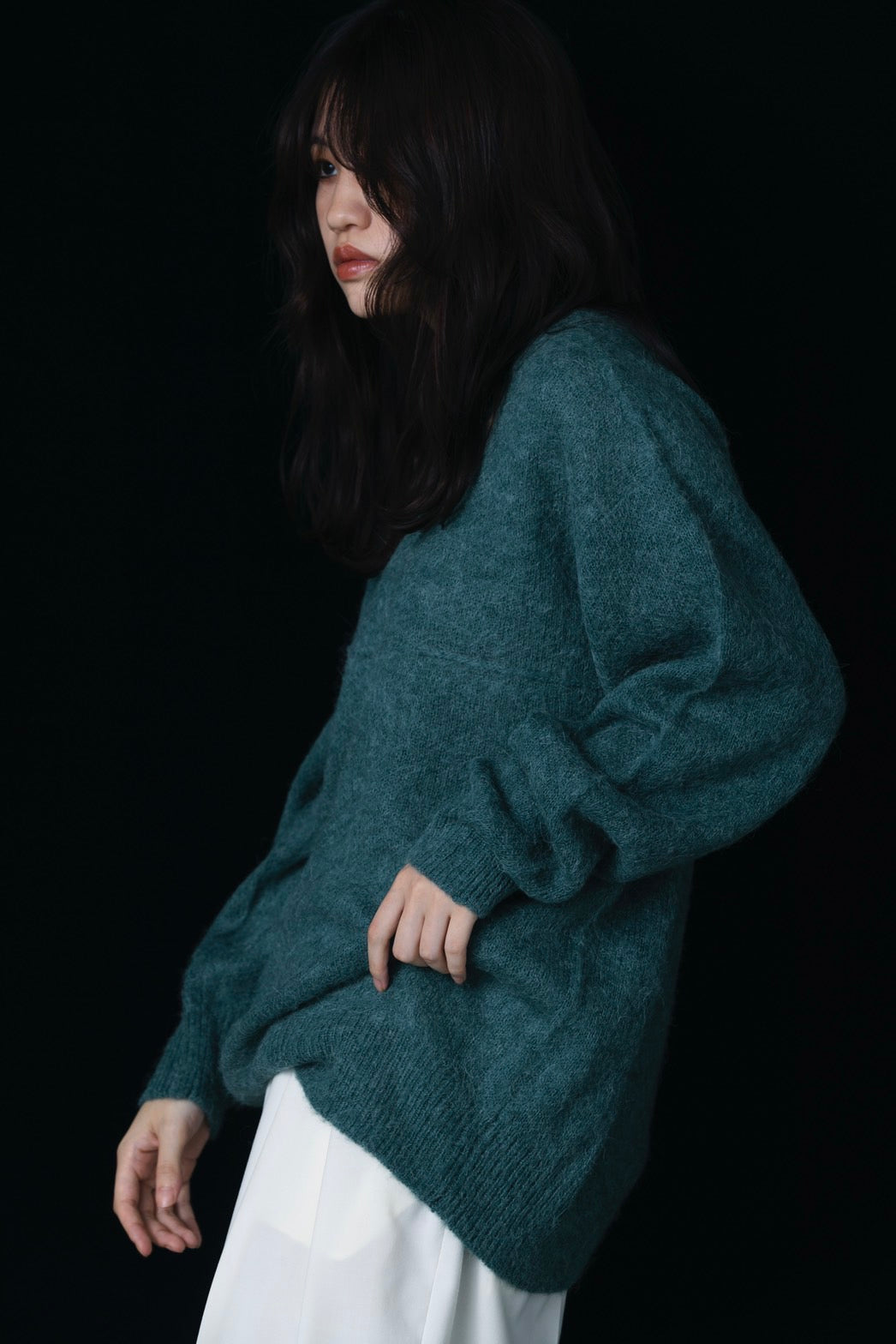 V-NECK OVERSIZED KNIT