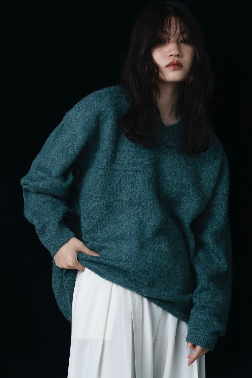 V-NECK OVERSIZED KNIT