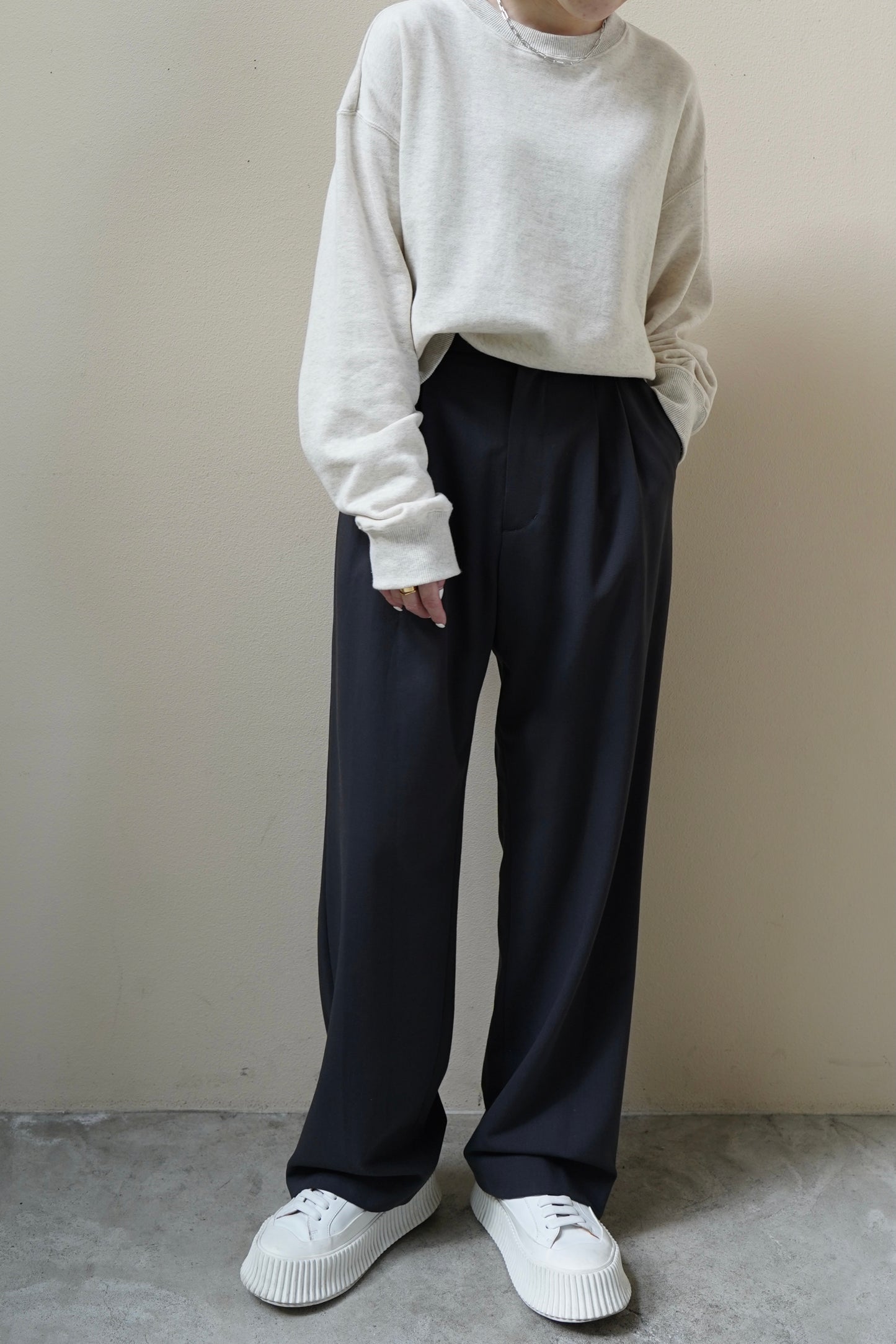 TUCK WIDE PANTS