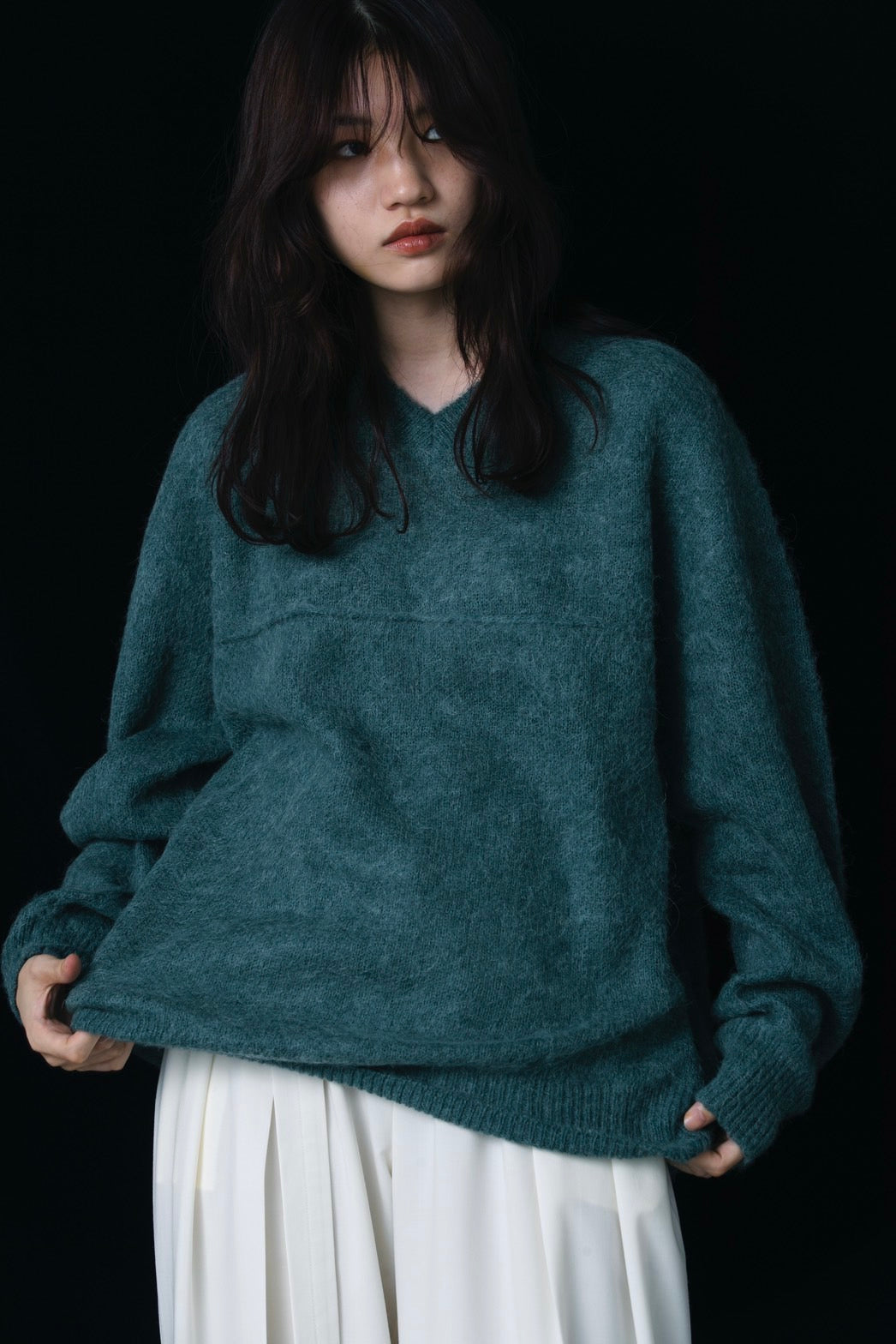 V-NECK OVERSIZED KNIT