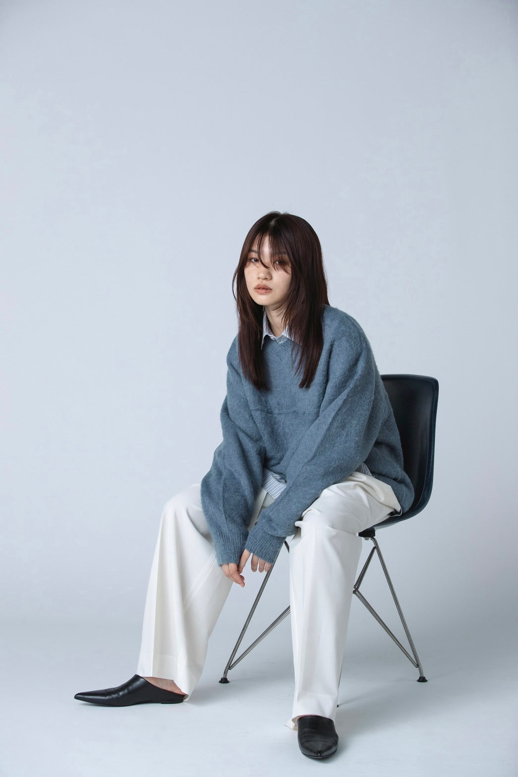 V-NECK OVERSIZED KNIT