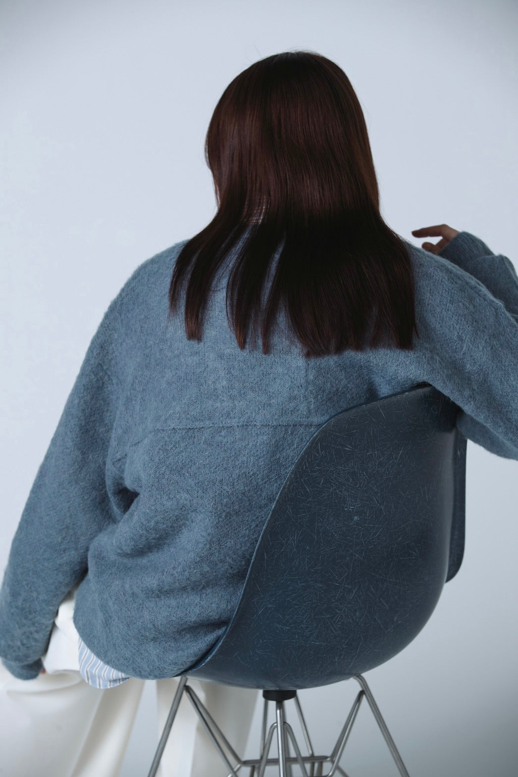 V-NECK OVERSIZED KNIT