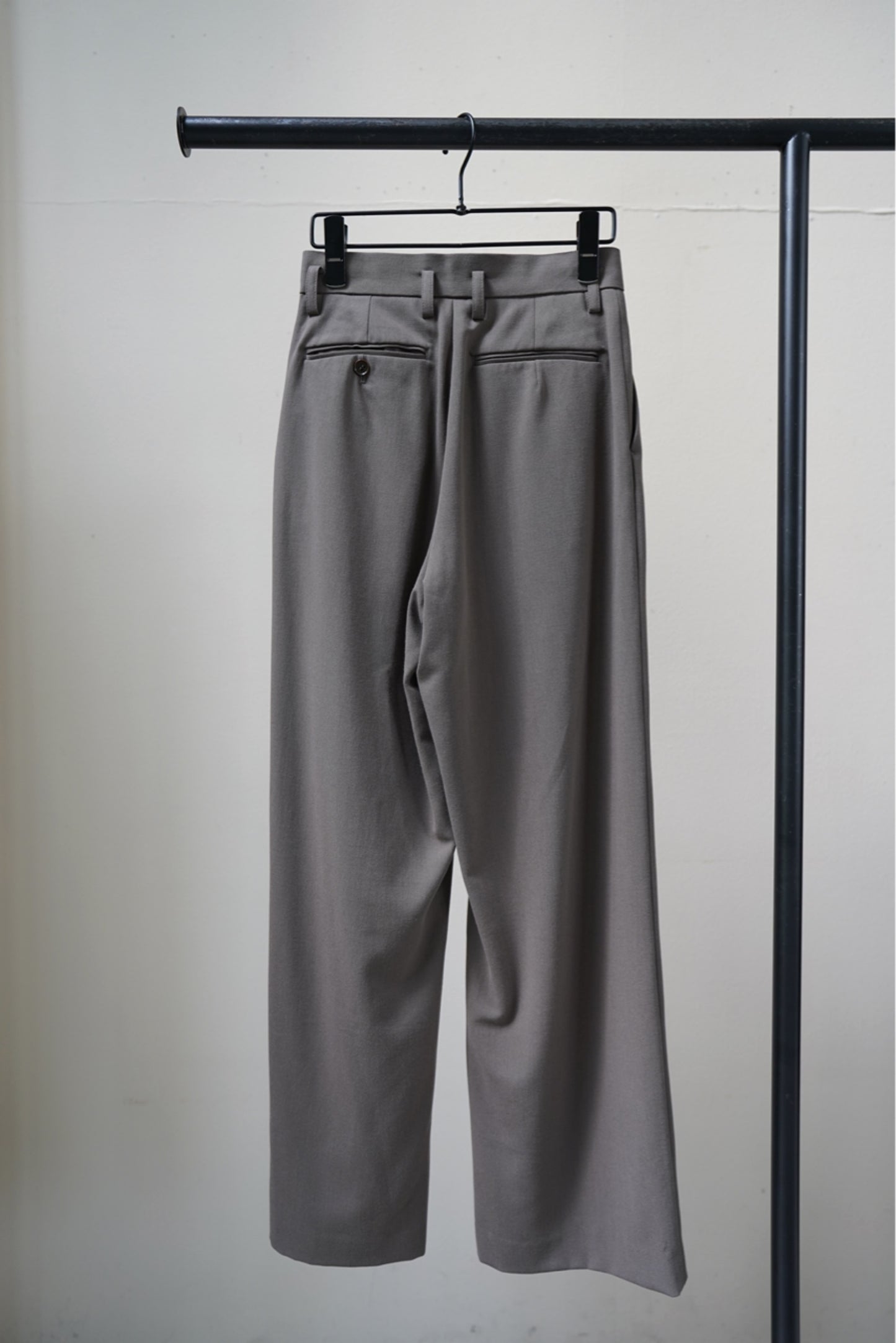 TUCK WIDE PANTS