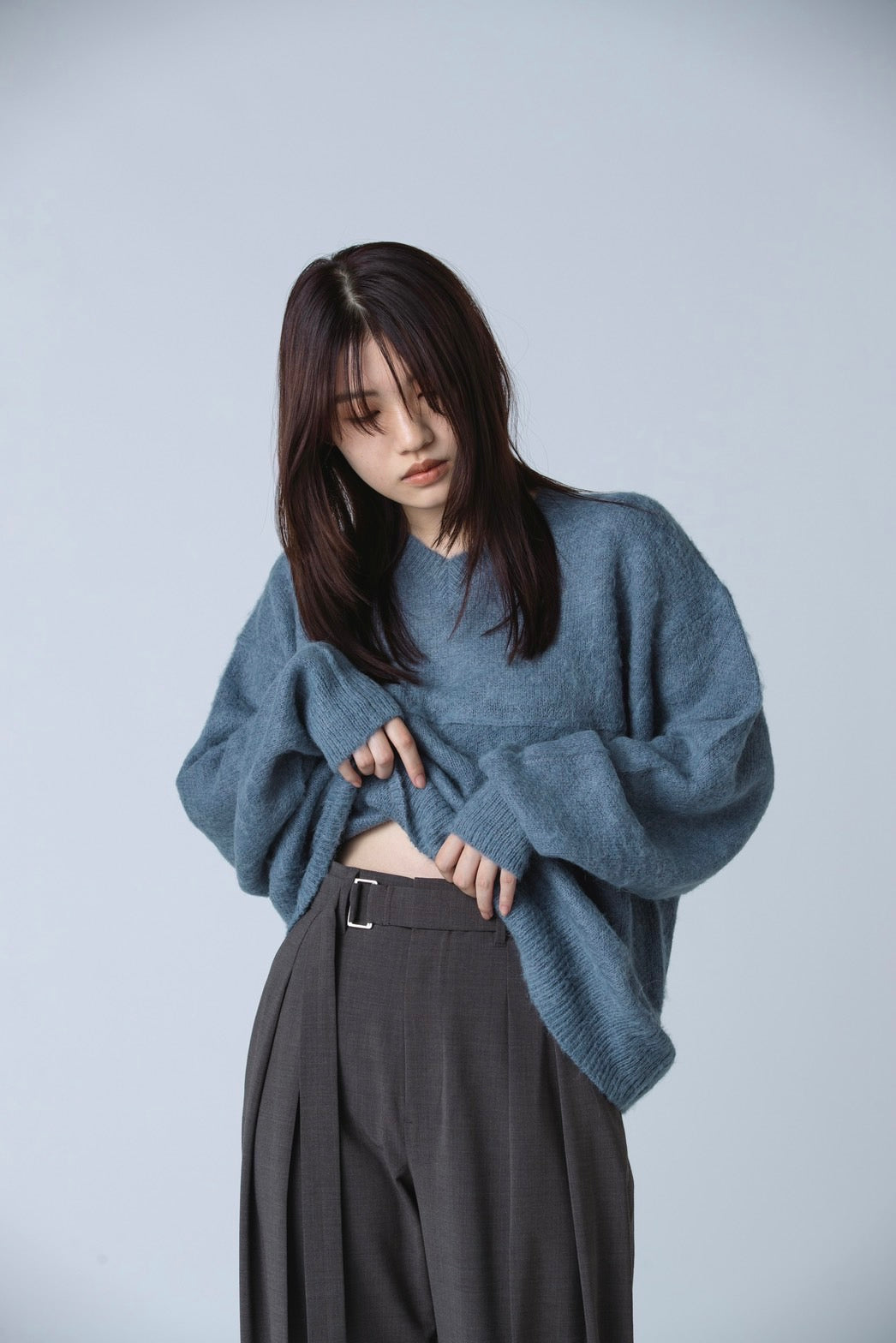 V-NECK OVERSIZED KNIT