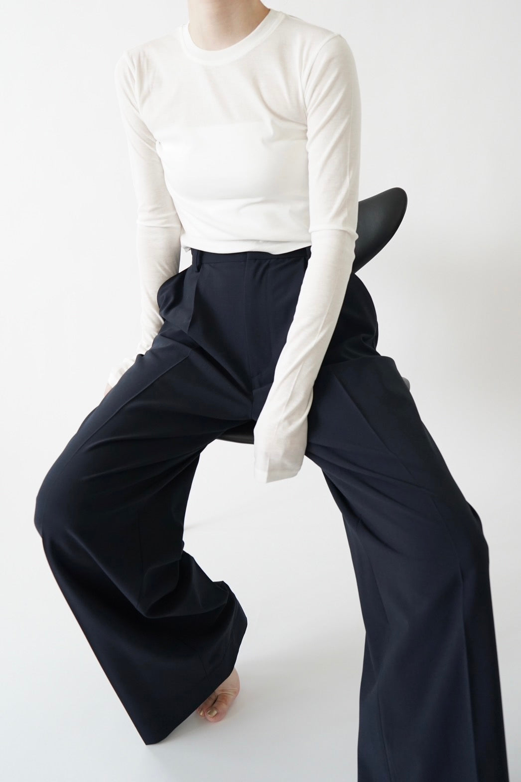 Belted tuck pants - NAVY